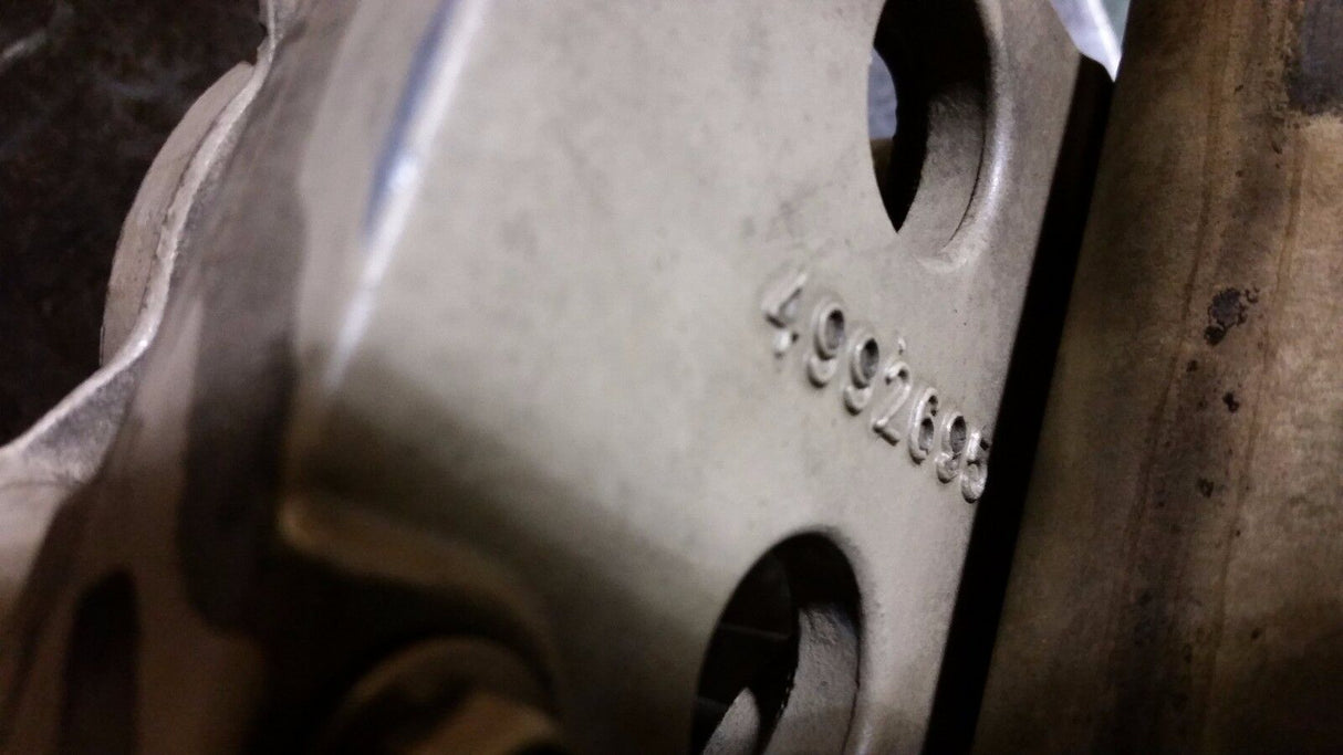 2011 Industrial 6.7l Cummins fuel filter bracket 4992695 3955080