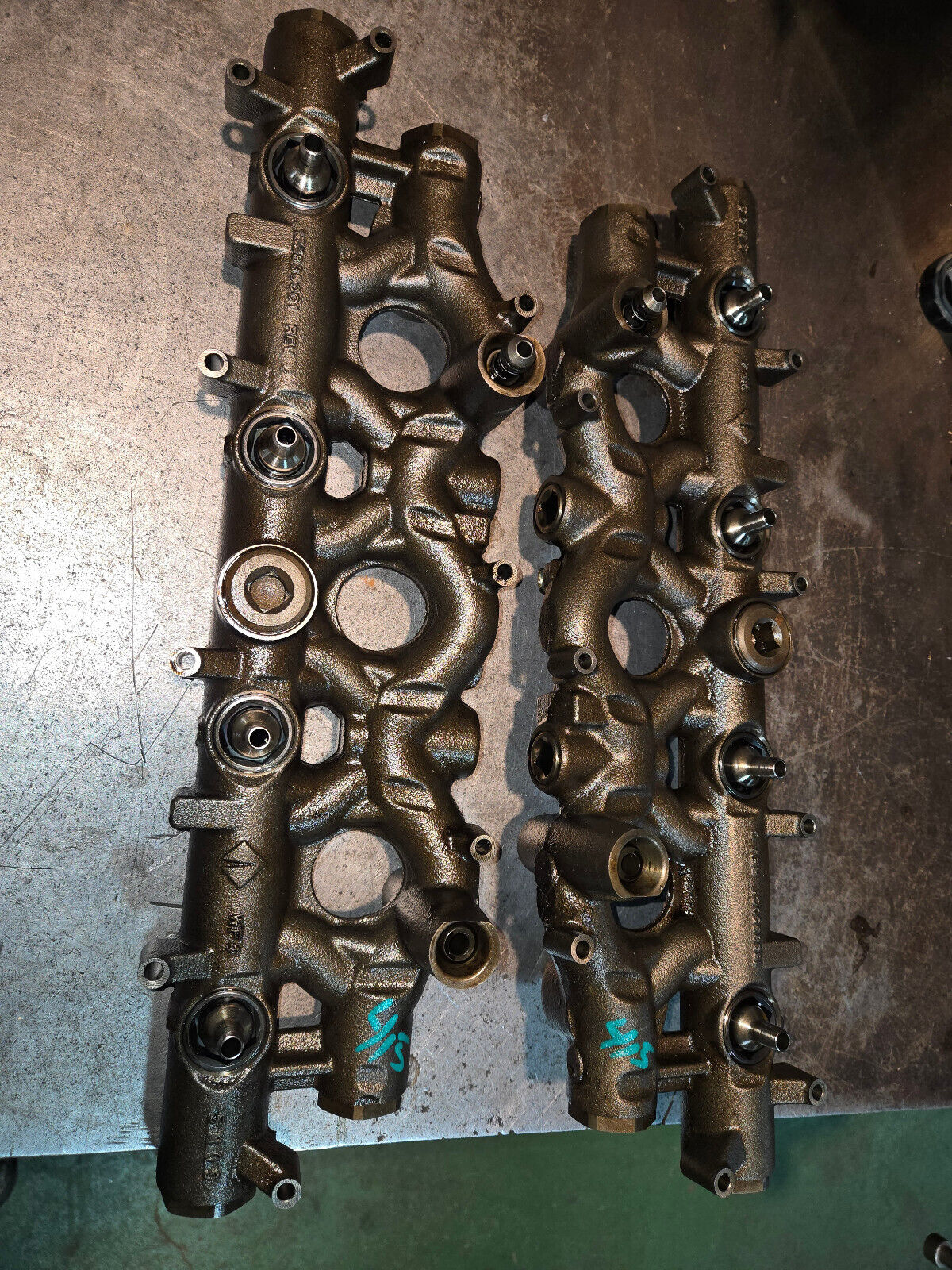 Ford OEM F250 F350 F450 6.0 Driver INJECTOR HIGH PRESSURE OIL RAIL SET 1858350C1