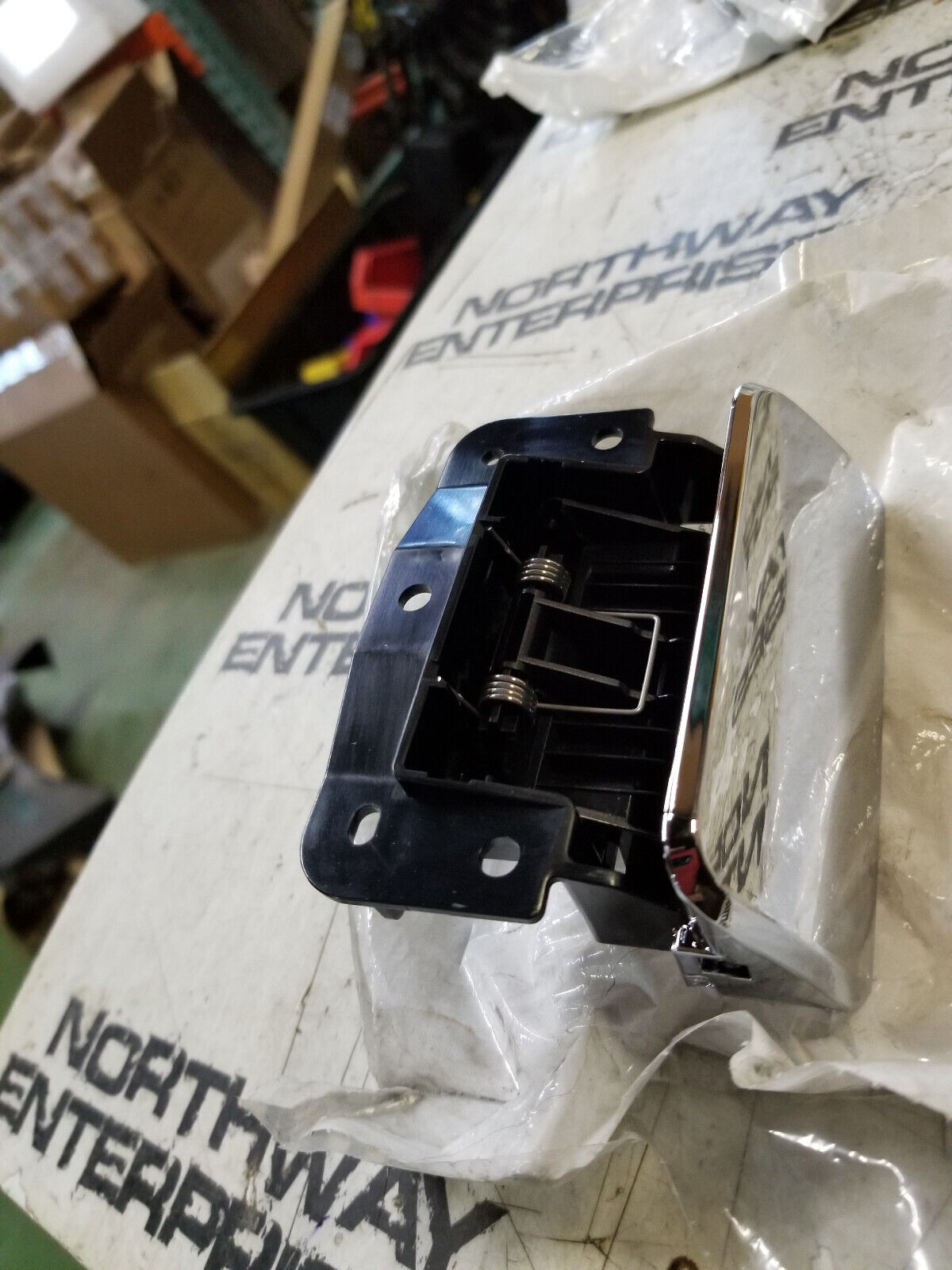MOPAR CENTER CONSOLE LATCH 6843-7972AA