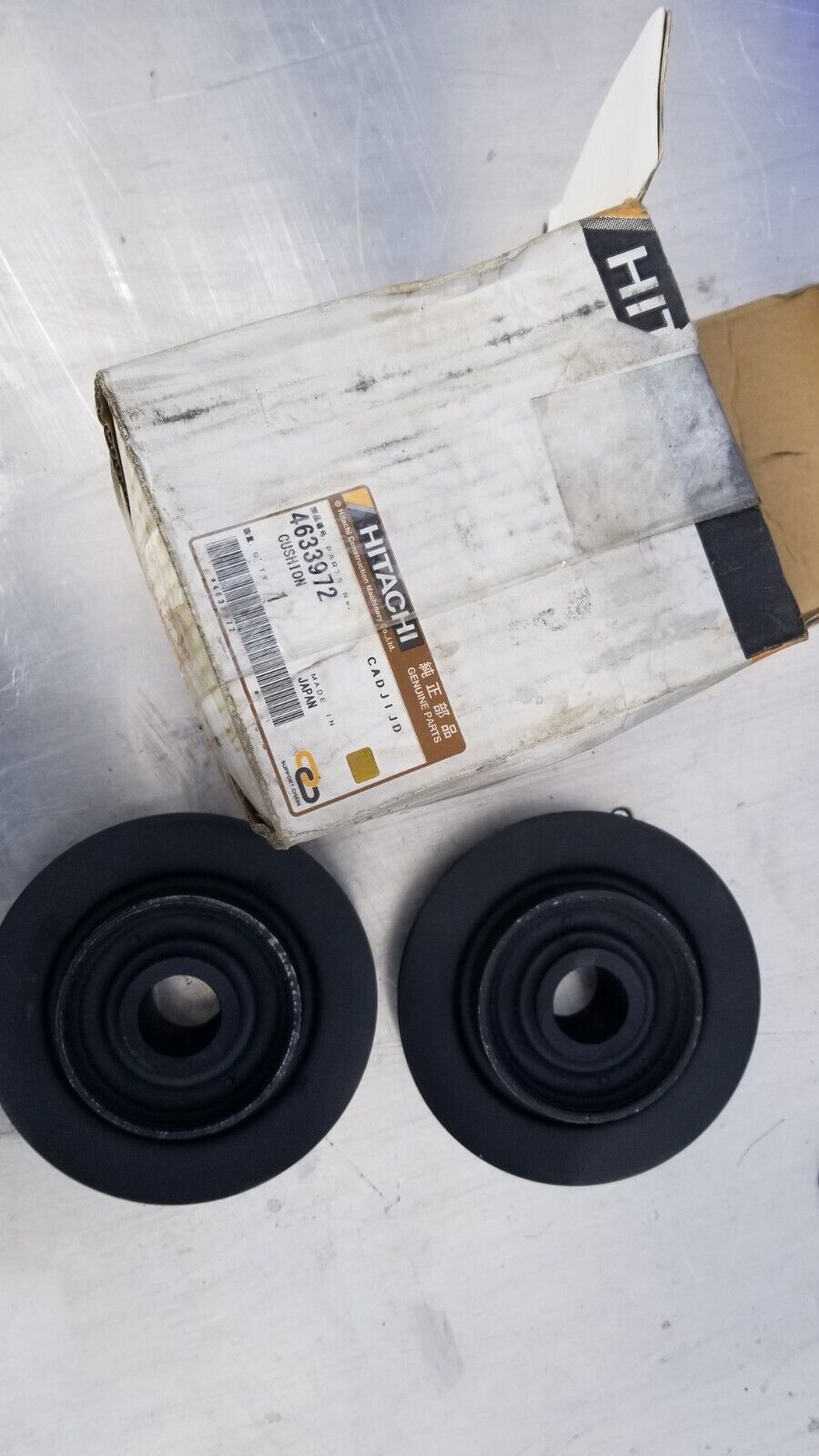 4633972 HITACHI ENGINE MOUNTING BUSHING