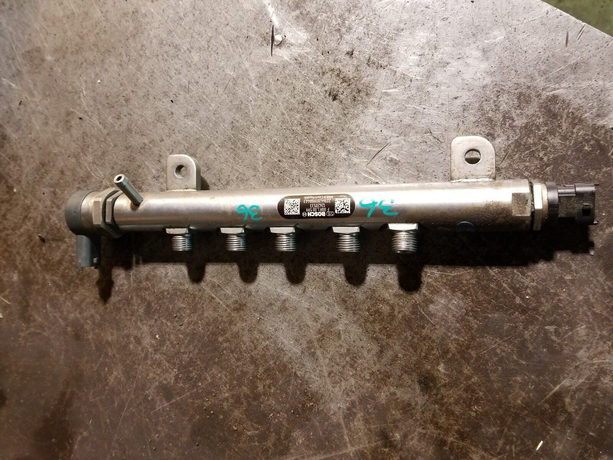 011 2011-2015 Duramax LML High Pressure Fuel Rail 12620533 12611872