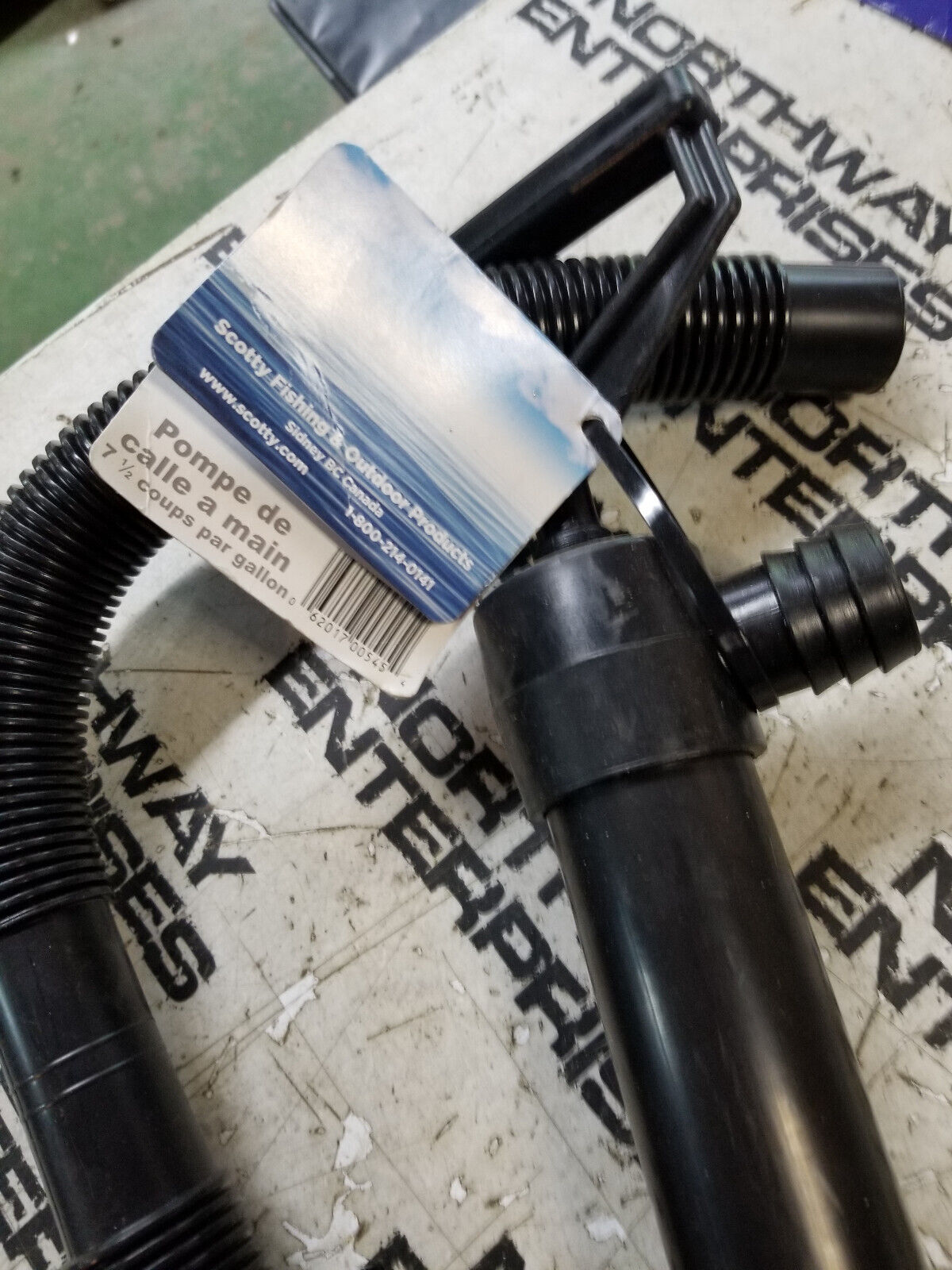 Scotty Hand Pump Kayak c/w Hose 21" Long 545