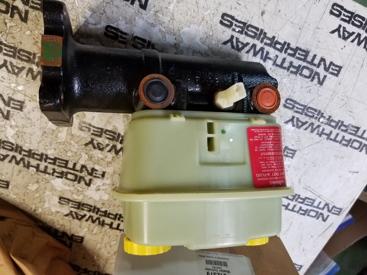 Bendix Master Cylinder, 2 In. Bore - 012379 00072400 W/RESIVOIR