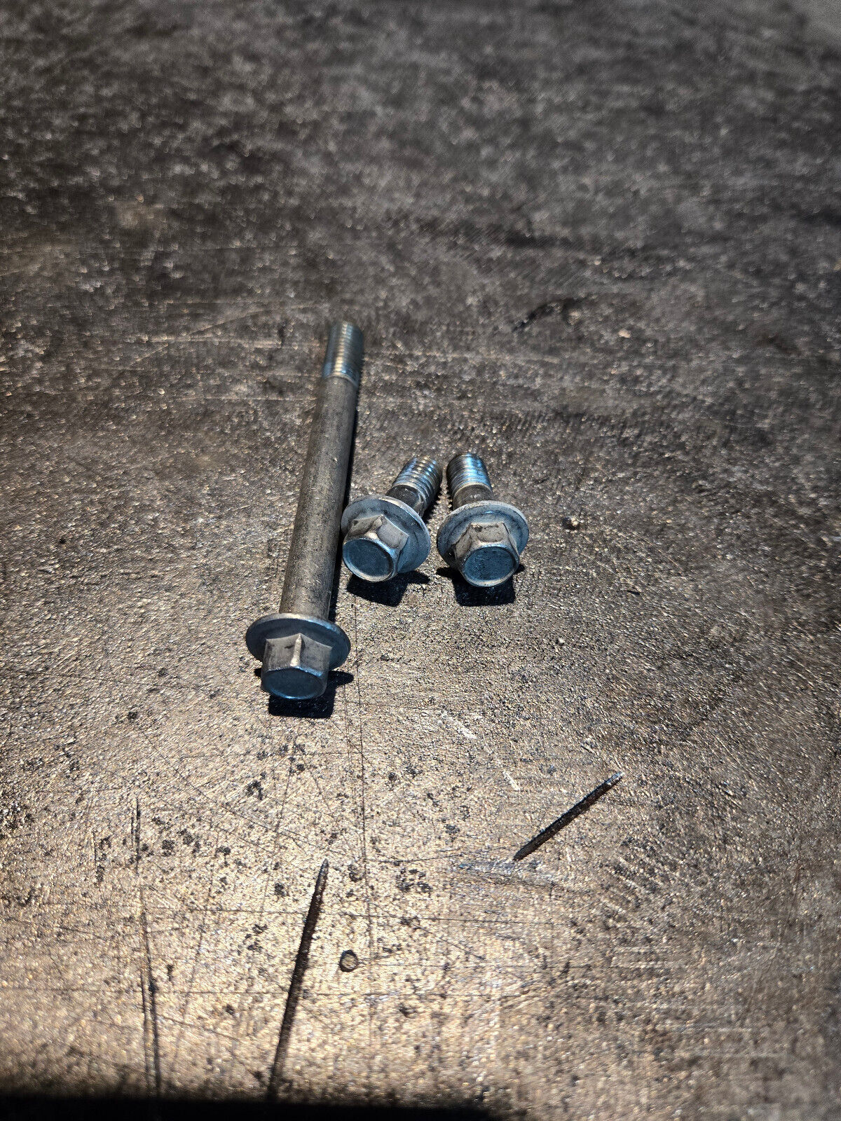 6.4L POWERSTROKE TURBO ACTUATOR MOUNTING BOLTS