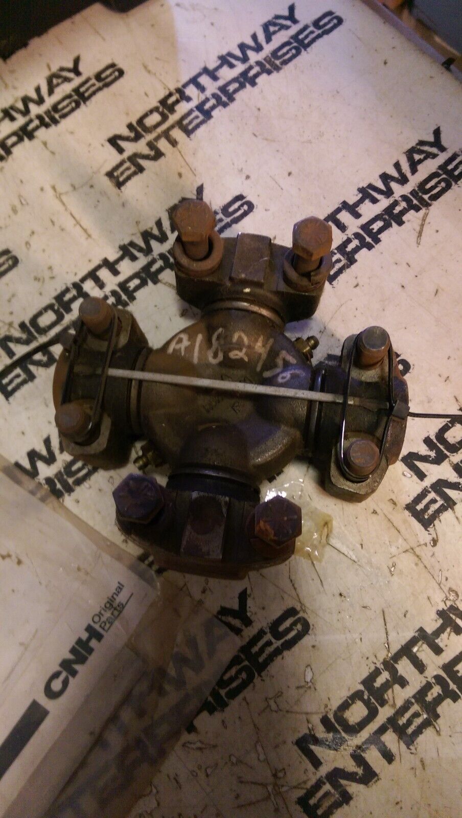 UNIVERSAL JOINT A182456 1S9670 9H2477