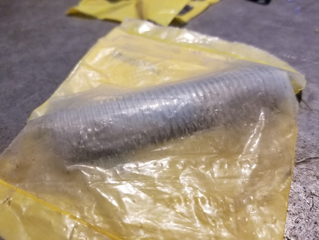 425-8257 Caterpillar STUD 4258257 M20X2.5