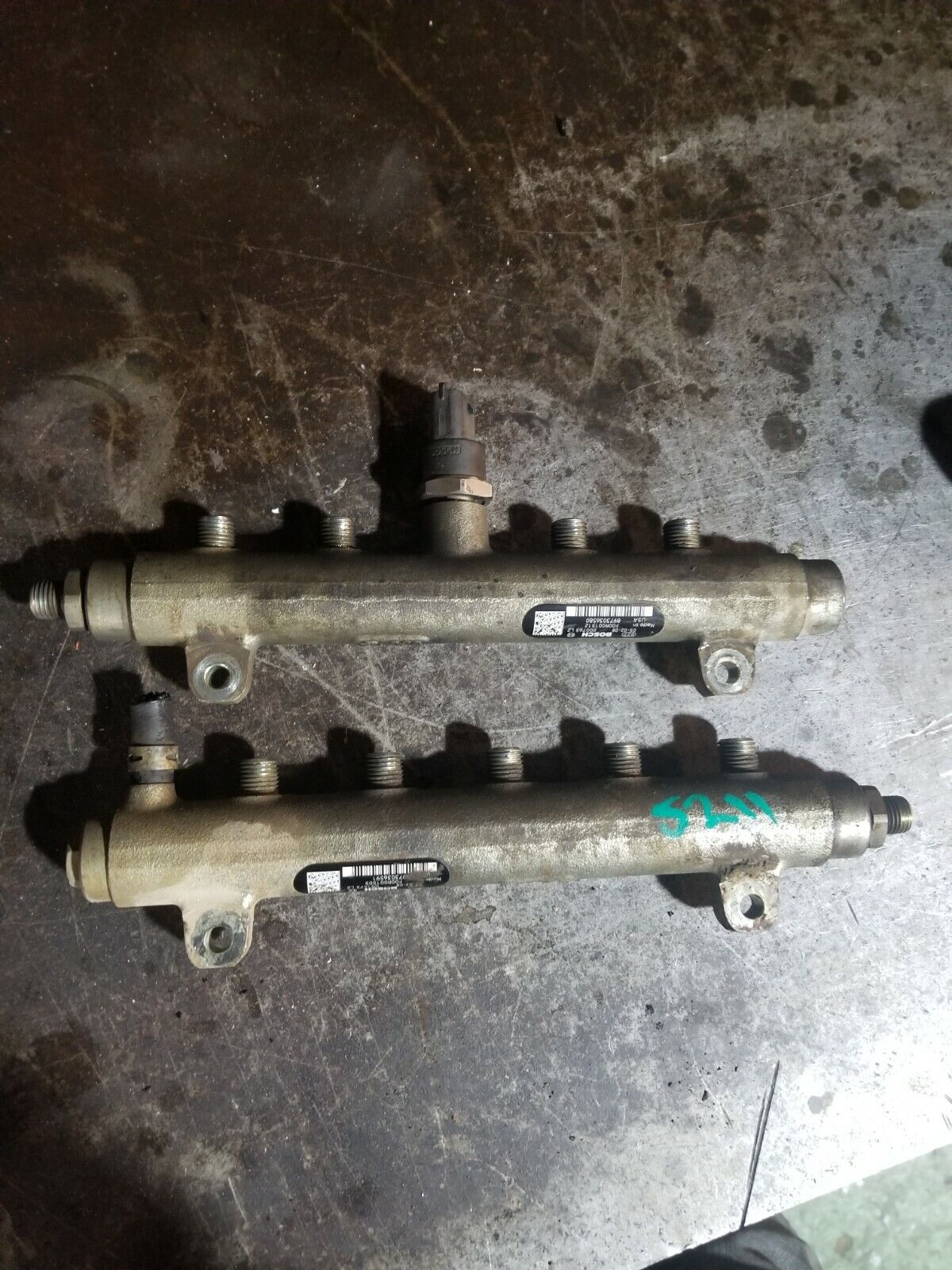 04 05 2004 2005 Chevy GMC 6.6 LLY Duramax Fuel Rails 8973036591 8973036580 r5211