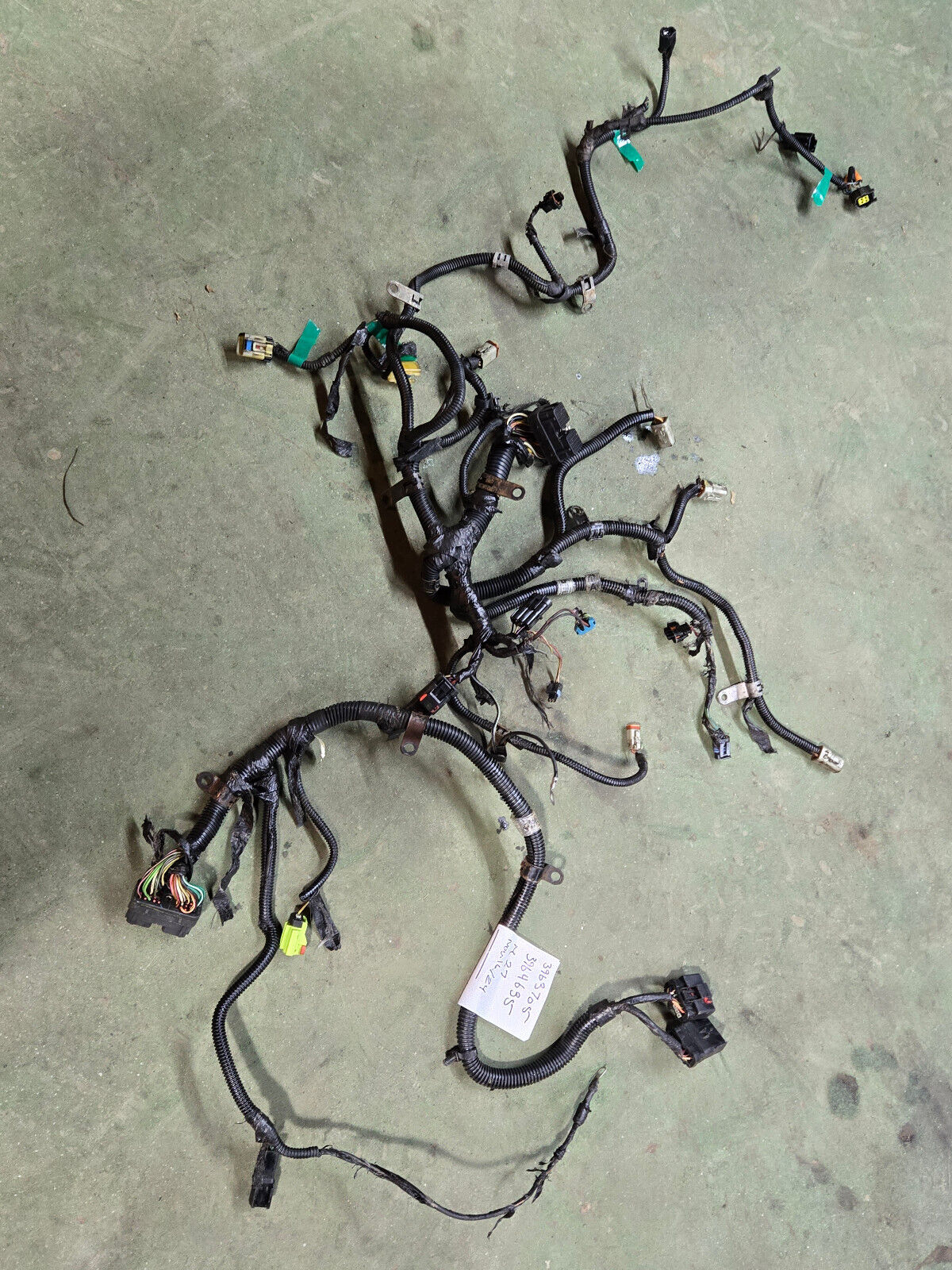 3963705 3964635 CUMMINS ENGINE HANESSES