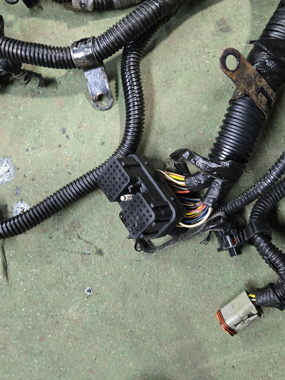 3963705 3964635 CUMMINS ENGINE HANESSES