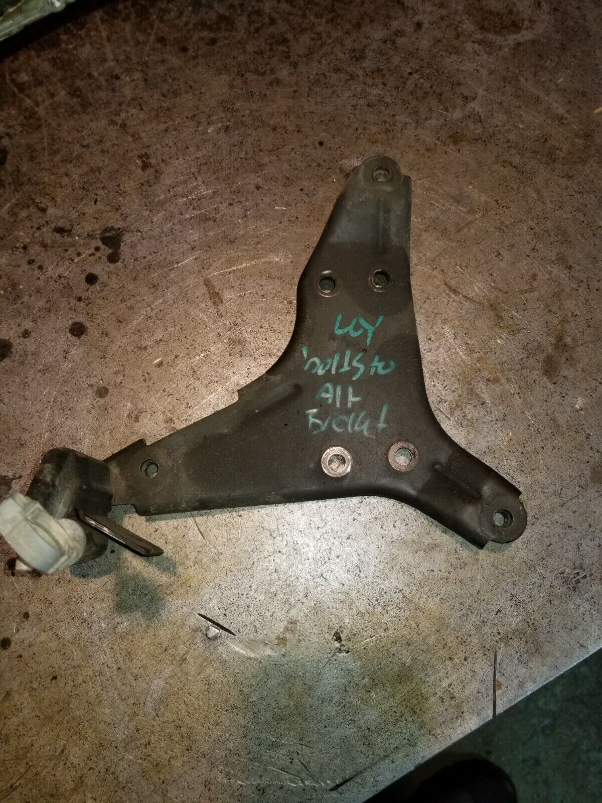 2004.5-2006 Chevy GMC 6.6 LLY Duramax Alternator Accessory Bracket