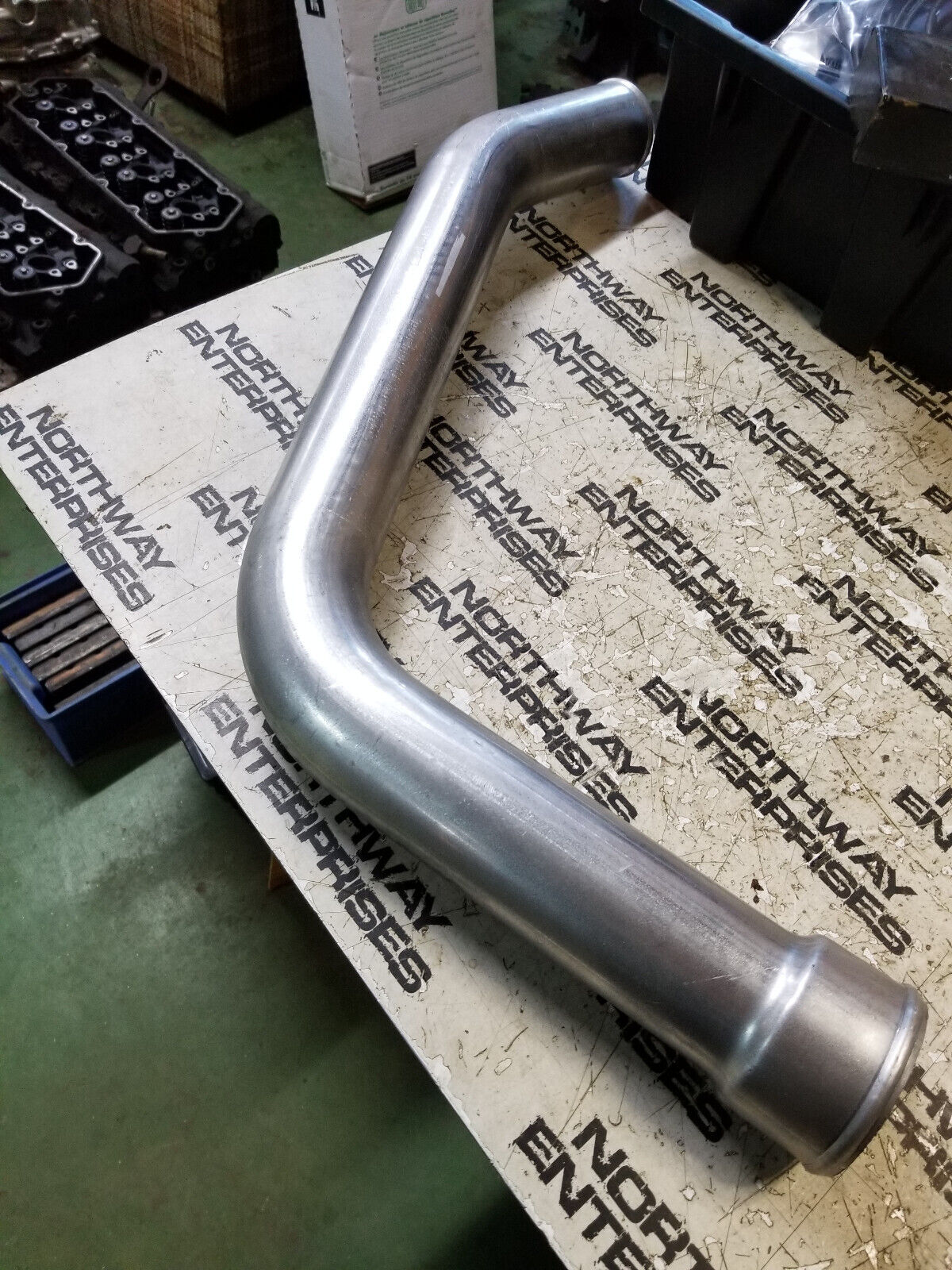 1001117940 JLG pipe,cac outlet