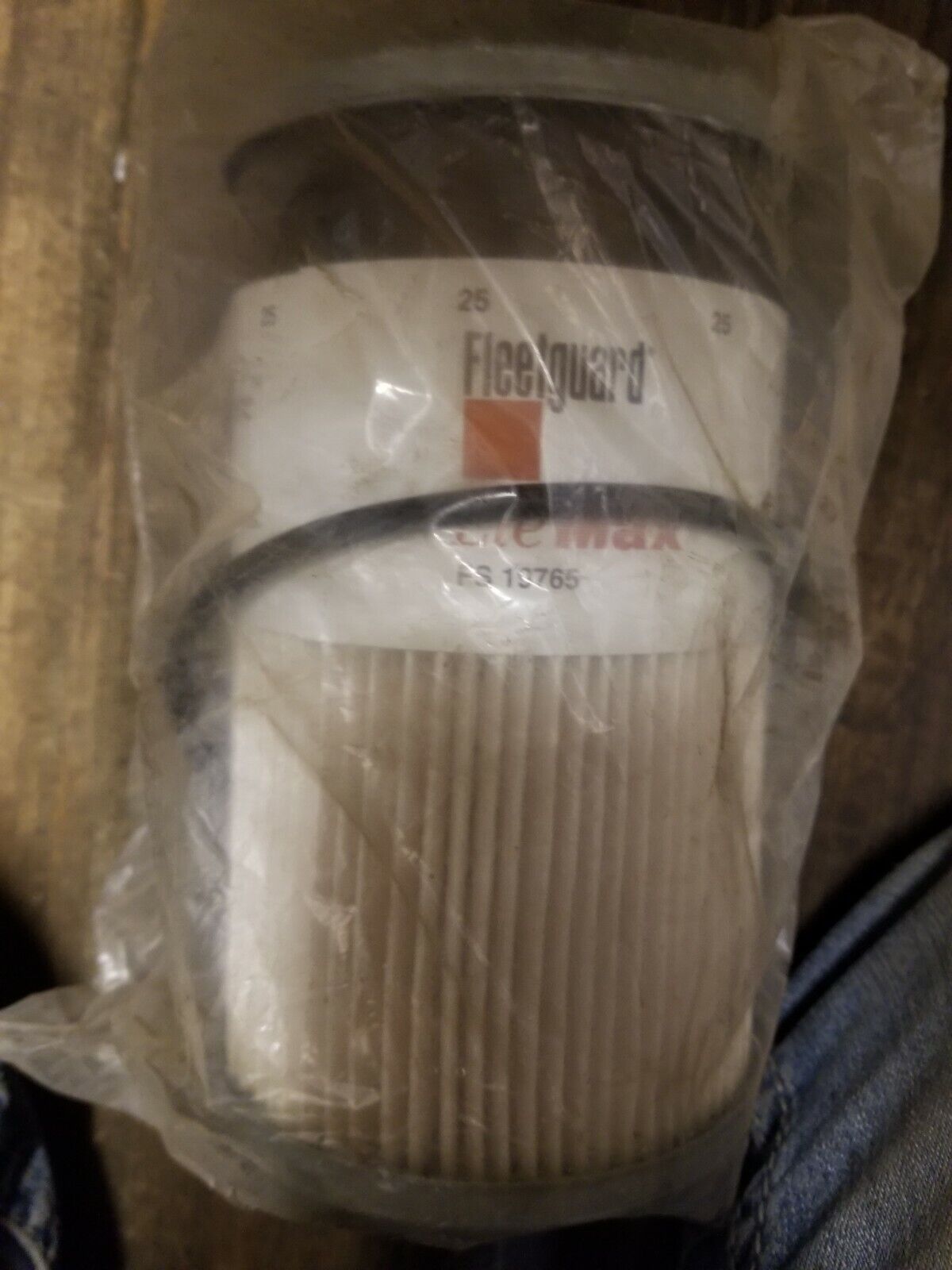 FS19765 FLEETGUARD FUEL FILTER