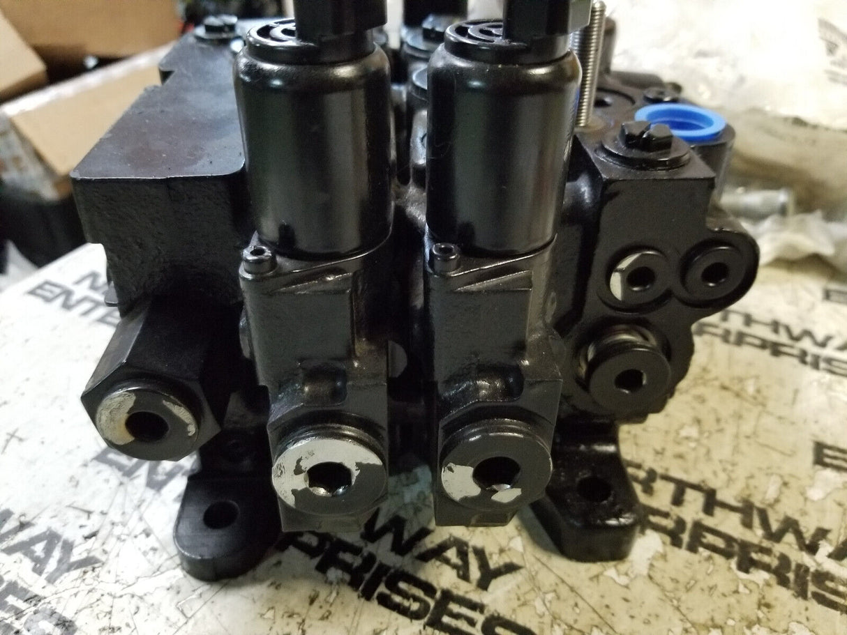JCB HUSCO VALVE BLOCK ASSEMBLY , SCX120-B3, SX124B, T126117, 4 SPOOL
