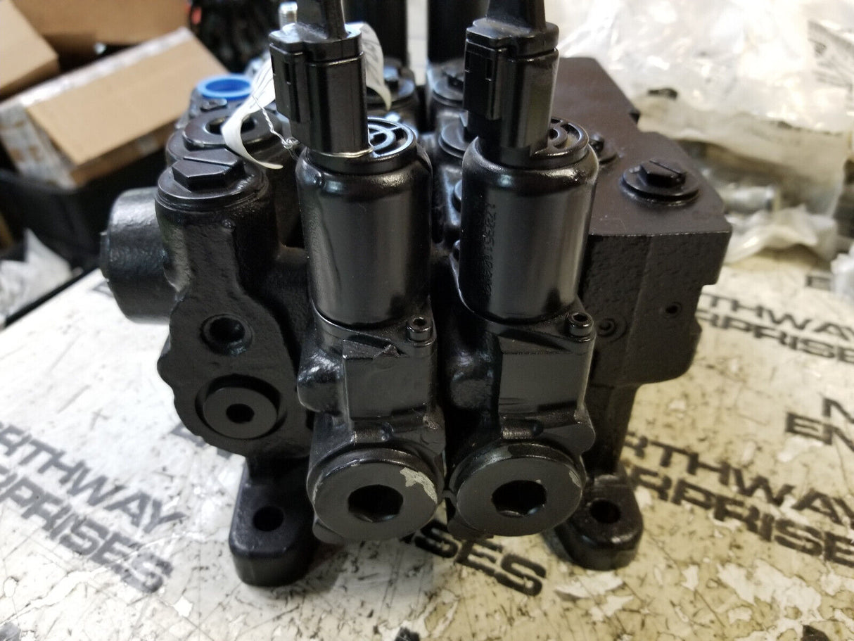 JCB HUSCO VALVE BLOCK ASSEMBLY , SCX120-B3, SX124B, T126117, 4 SPOOL