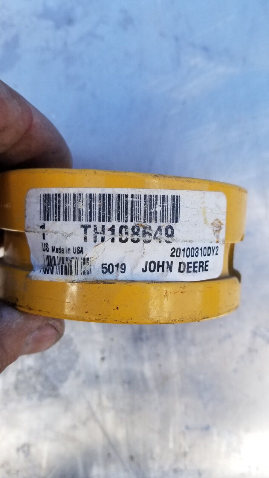 TH108649 JOHN DEERE BUSHING