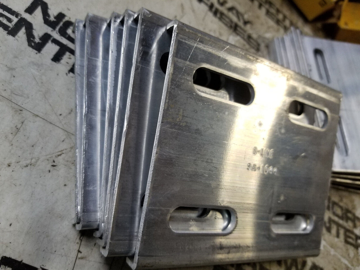 1 BOX COOPER 9A-1044 CONTAINS 12PC Cable Tray Splice Channel