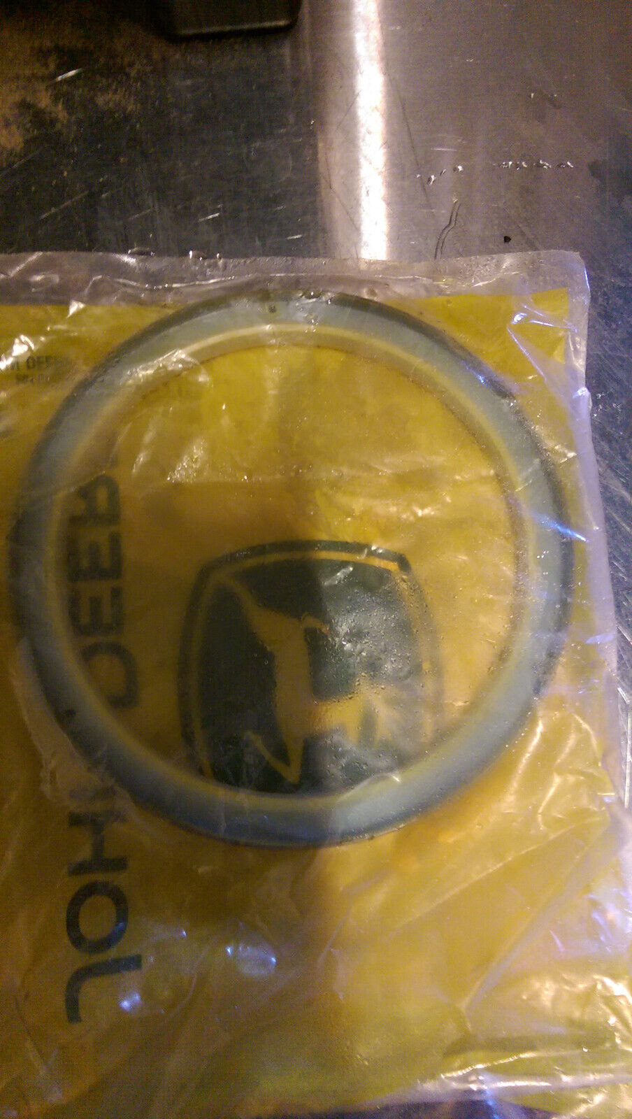 4251212 JOHN DEERE SEAL 1PC