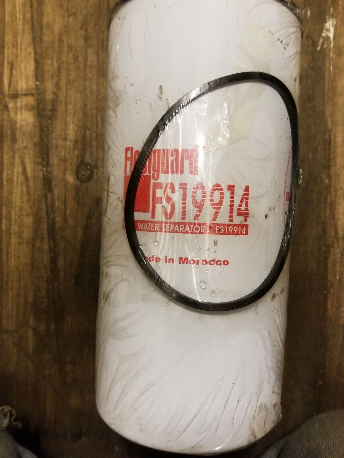 Fleetguard FS19914 Spin-On Fuel/Water Separator