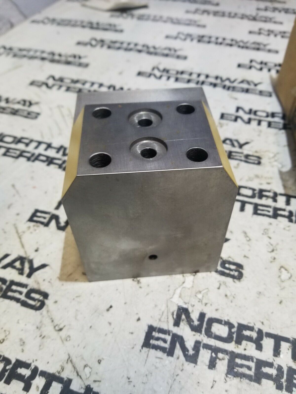 CATERPILLAR 106-7357 MANIFOLD 1067357