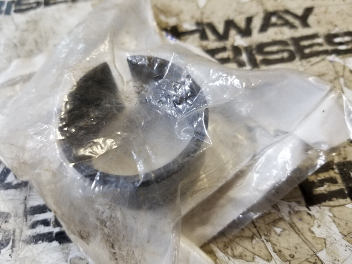 LOT OF 2PC - HY192429 HYSTER BUSHING 192429