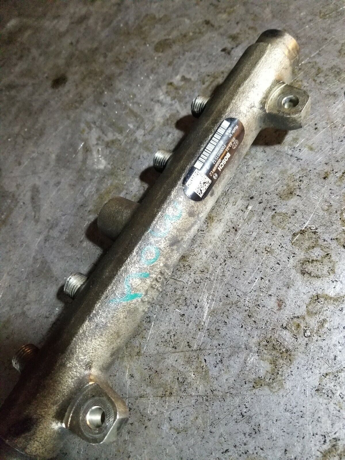 04 05 2004 2005 Chevy GMC 6.6 LLY Duramax Fuel Rails 8973036581