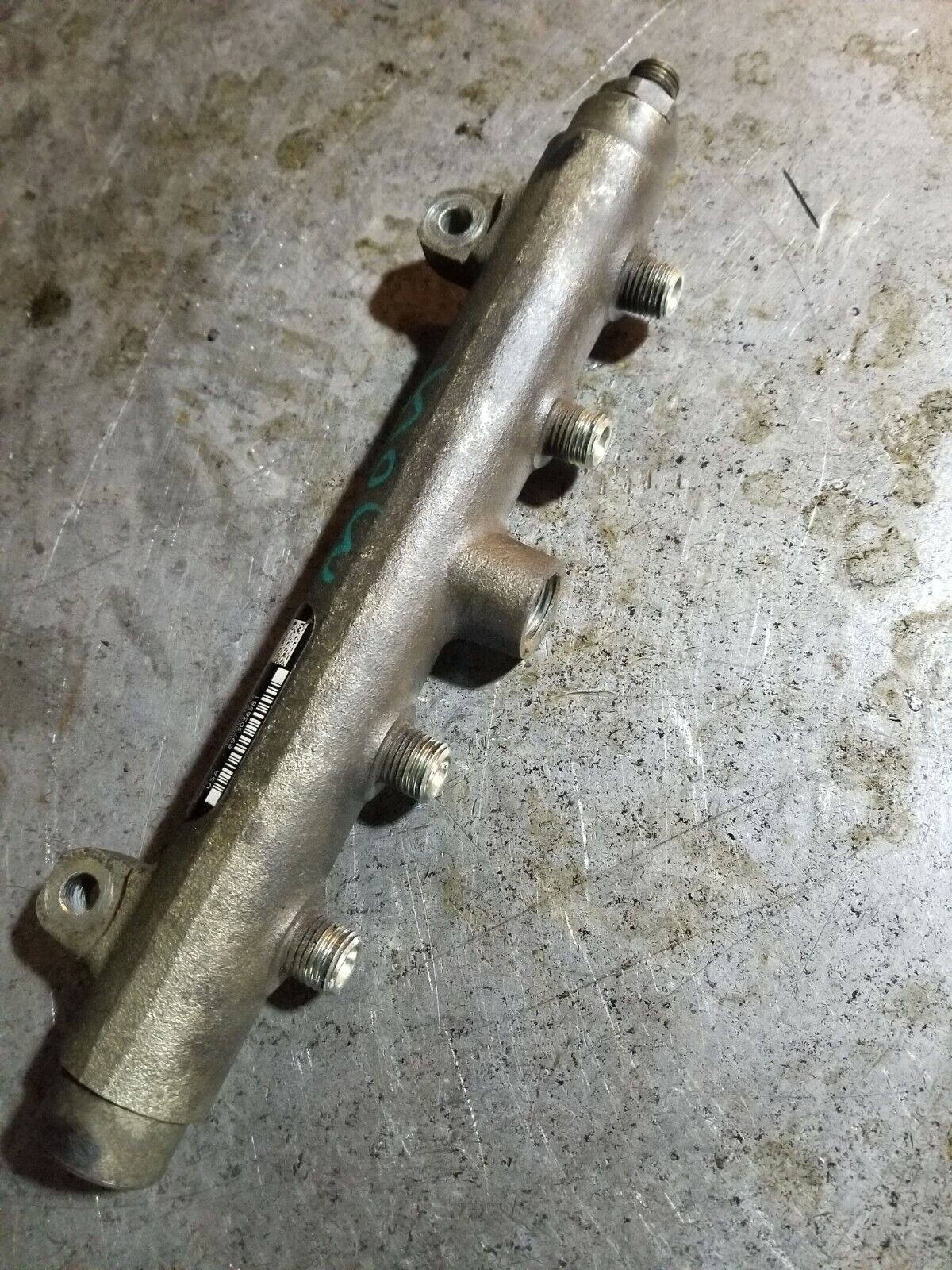 04 05 2004 2005 Chevy GMC 6.6 LLY Duramax Fuel Rails 8973036581