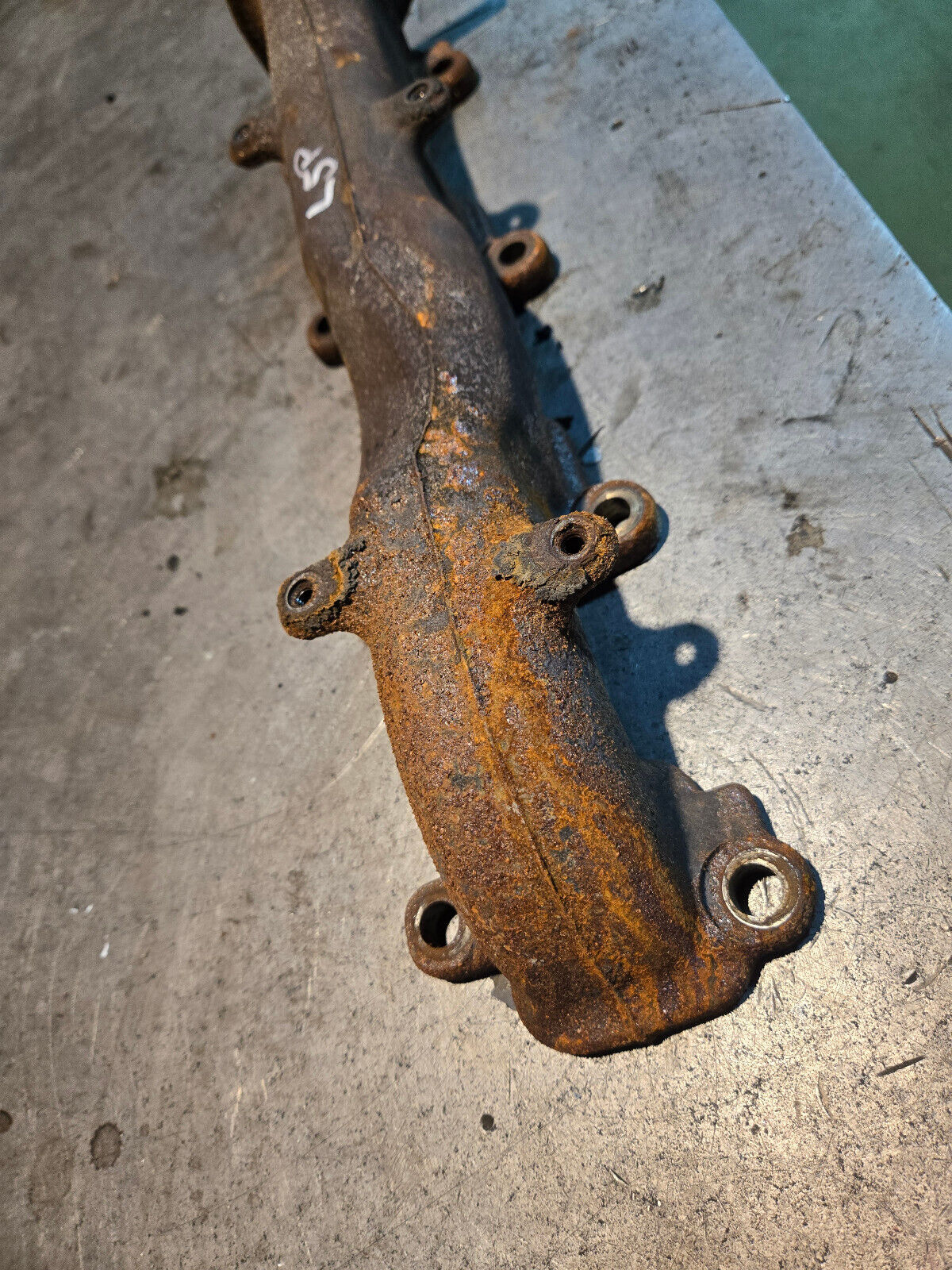 Left Exhaust Manifold 17-20 Chevrolet Silverado 3500 HD 6.6 12679988 Diesel L5P