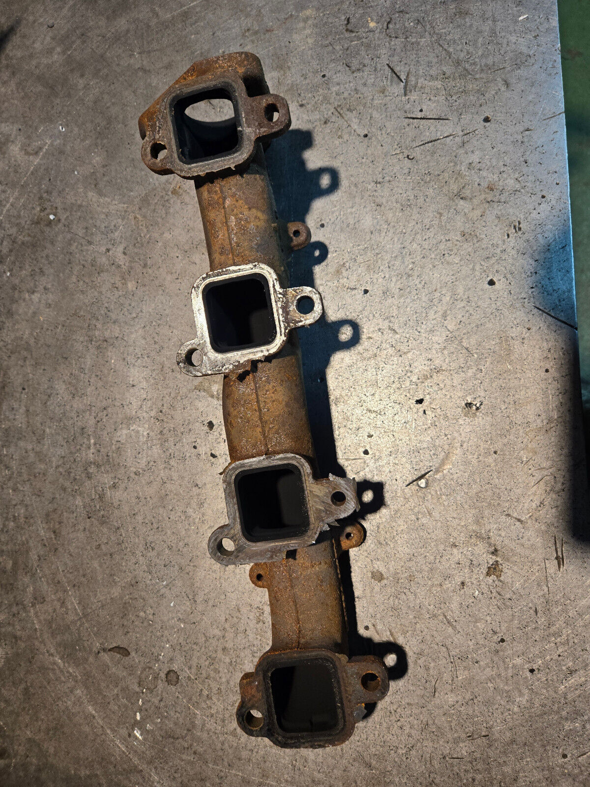 Left Exhaust Manifold 17-20 Chevrolet Silverado 3500 HD 6.6 12679988 Diesel L5P