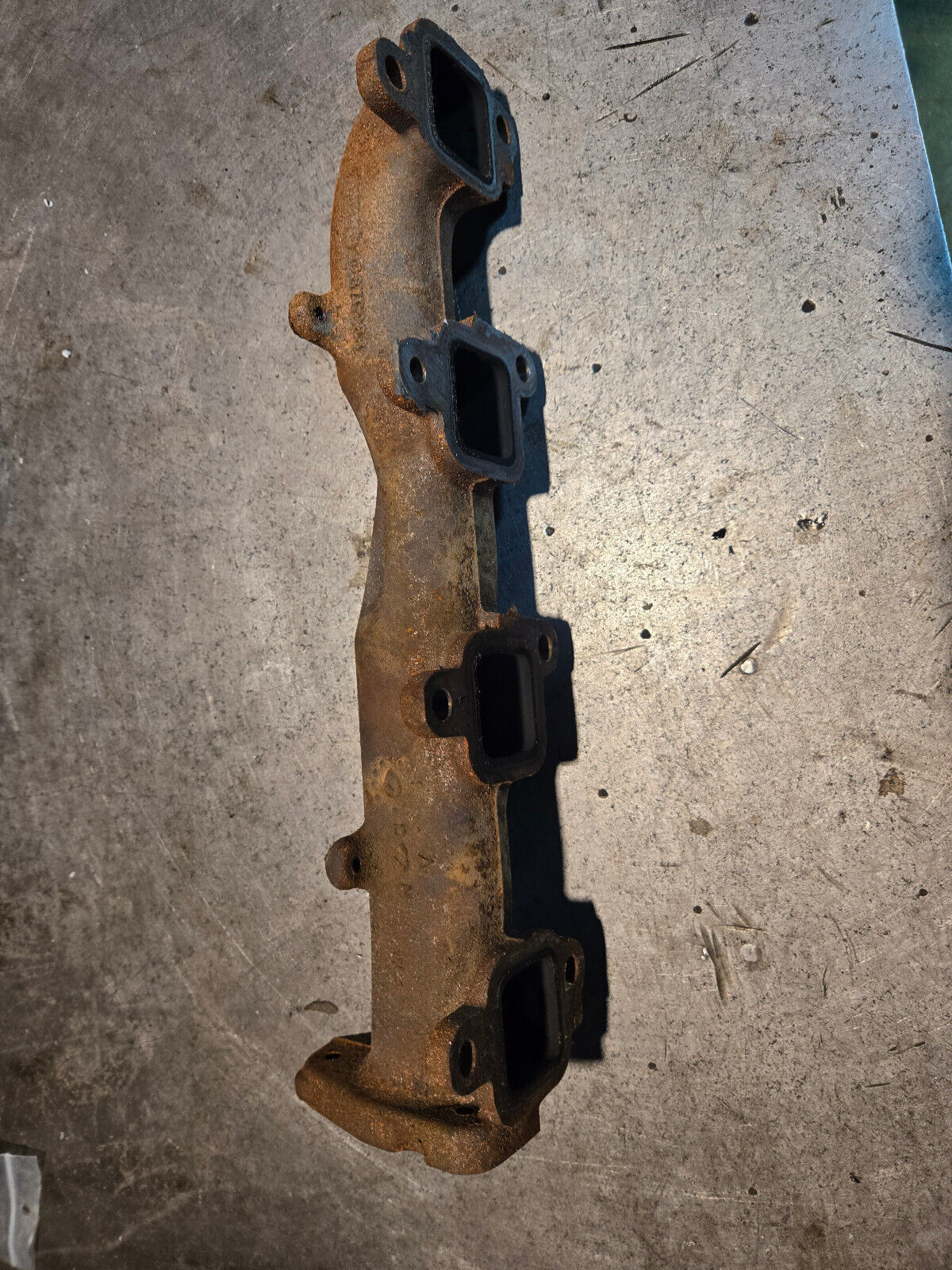 Left Exhaust Manifold 17-20 Chevrolet Silverado 3500 HD 6.6 12679988 Diesel L5P