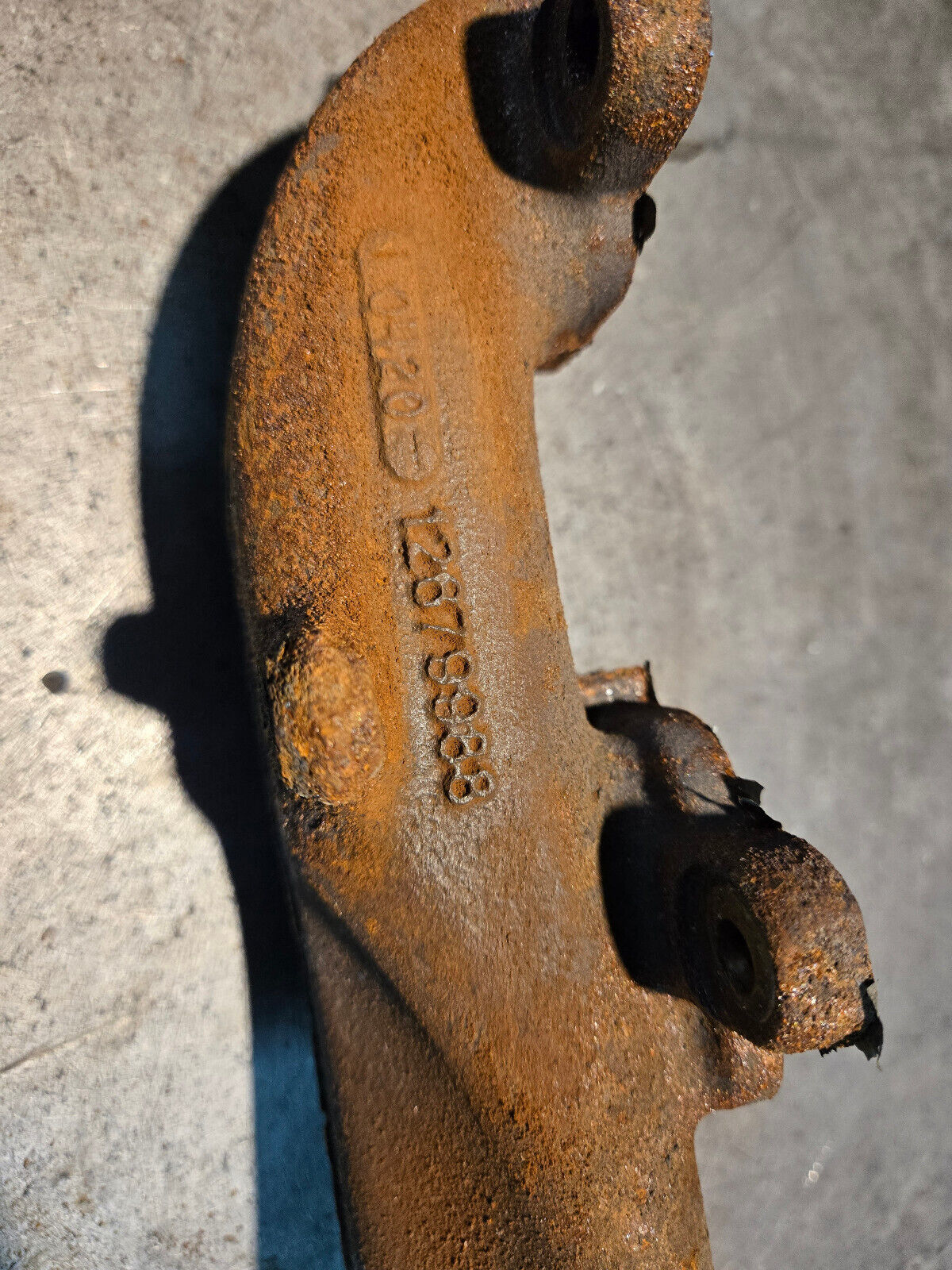 Left Exhaust Manifold 17-20 Chevrolet Silverado 3500 HD 6.6 12679988 Diesel L5P