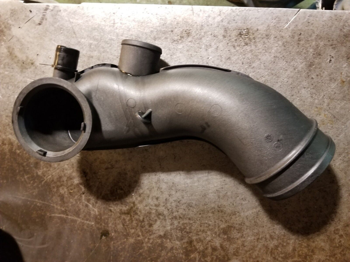 OEM GM Turbo mouthpiece inlet LBZ LMM GMC Chevrolet Silverado Duramax 98011738