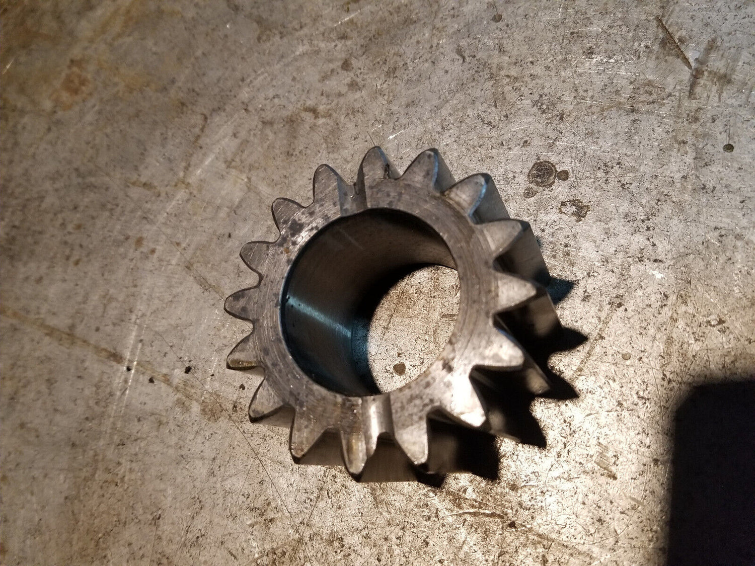JOHN DEERE T53988 GEAR