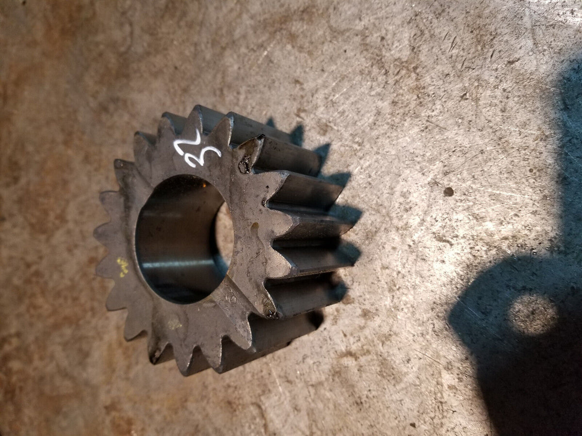 JOHN DEERE T53989 GEAR REF32