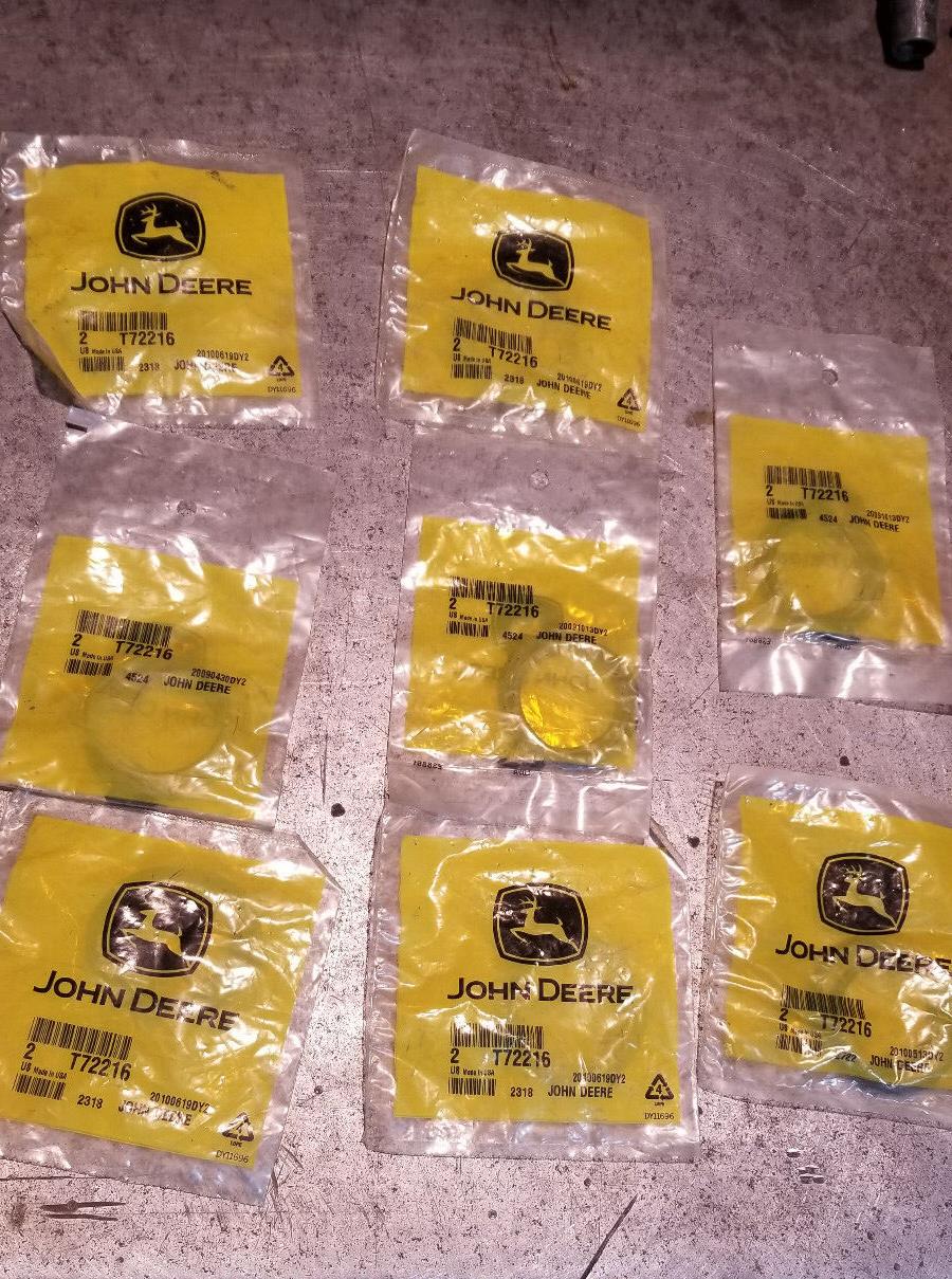 T72216 JOHN DEERE ORINGS 8 BAGS OF 2 O-RINGS ALL 8 BAGS FOR ONE PRICE