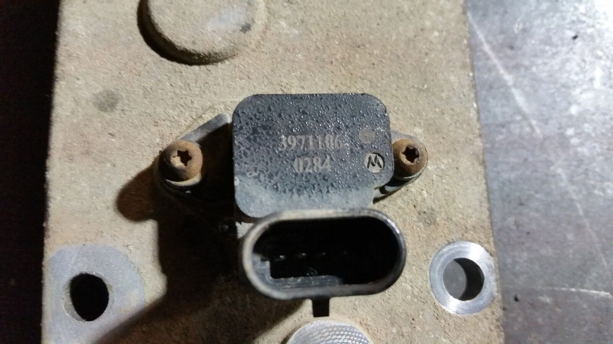 3957907 2004-06 Cummins 5.9l Intake Manifold Grid Heater Plenum