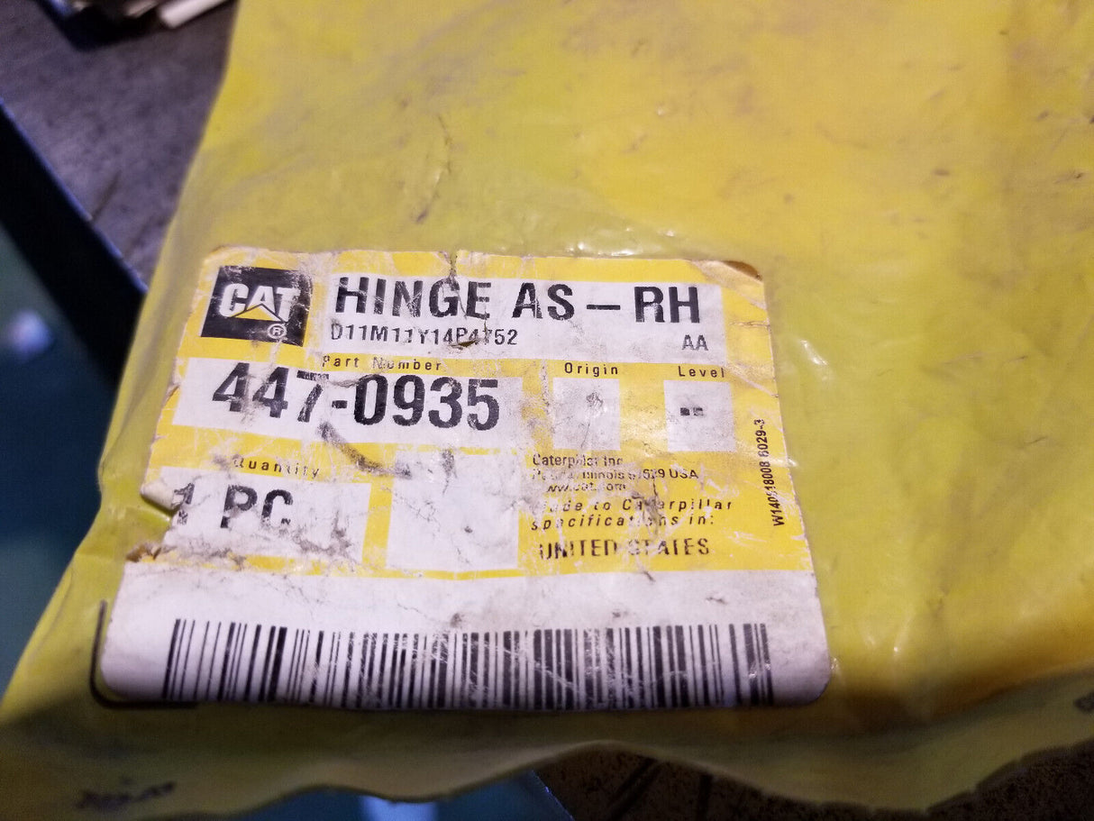 447-0935 Vehicle Cabin Hinge 4470935