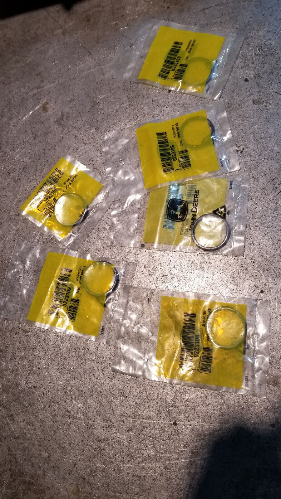 0223109 JOHN DEERE LOT OF 6 PIECES