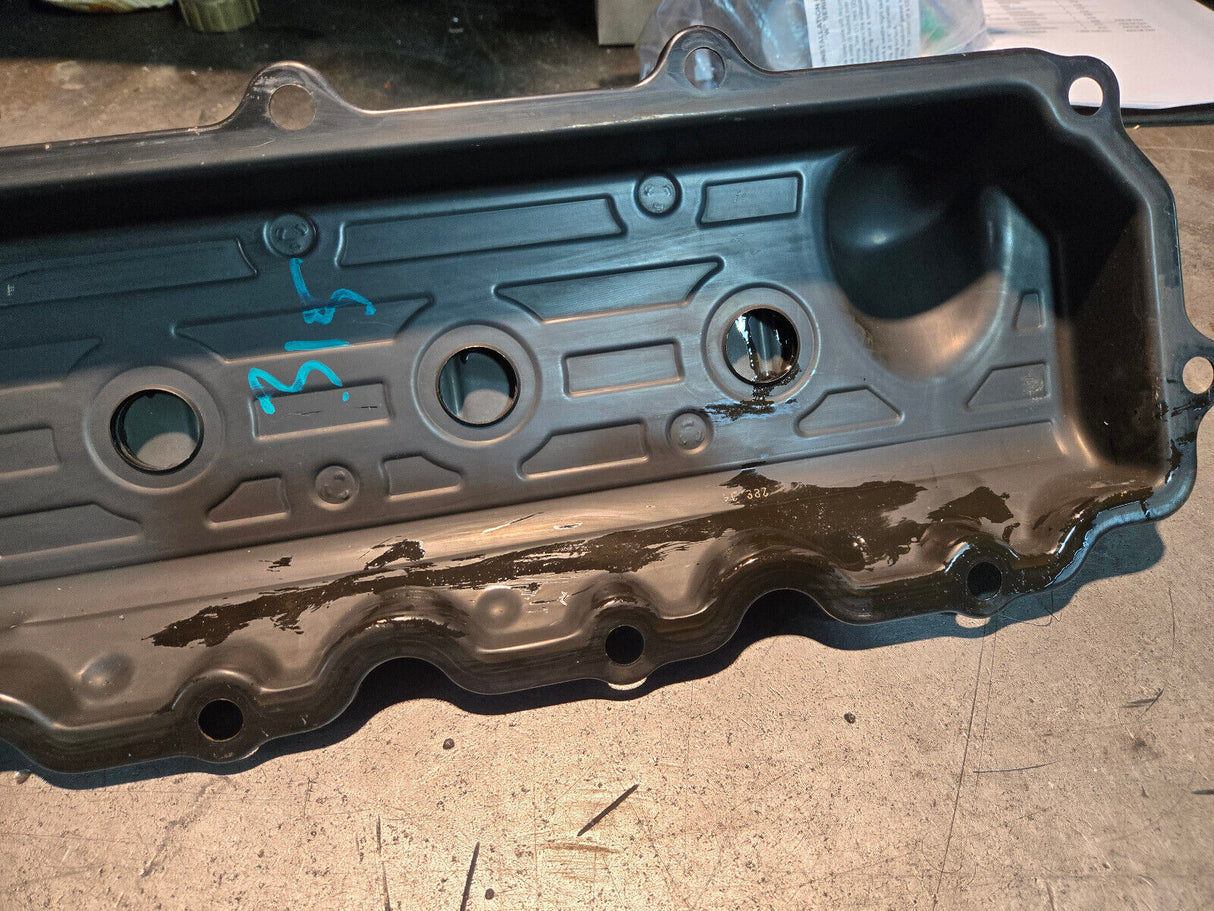 2004-2007 Ford F250SD F350SD 6.0L Left Driver Valve Cover OEM 4C3Z-6582-BA