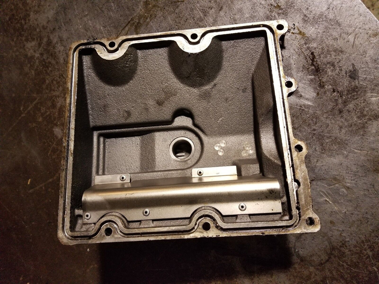 03-04 2003 2004 Ford Powerstroke 6.0 1839187c2 HPOP Oil Pump Cover Housing r2122