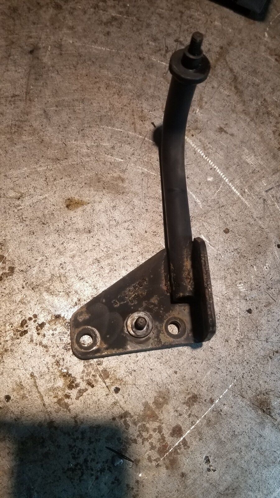 3970527 CUMMINS FAN SHROUD BRACKET