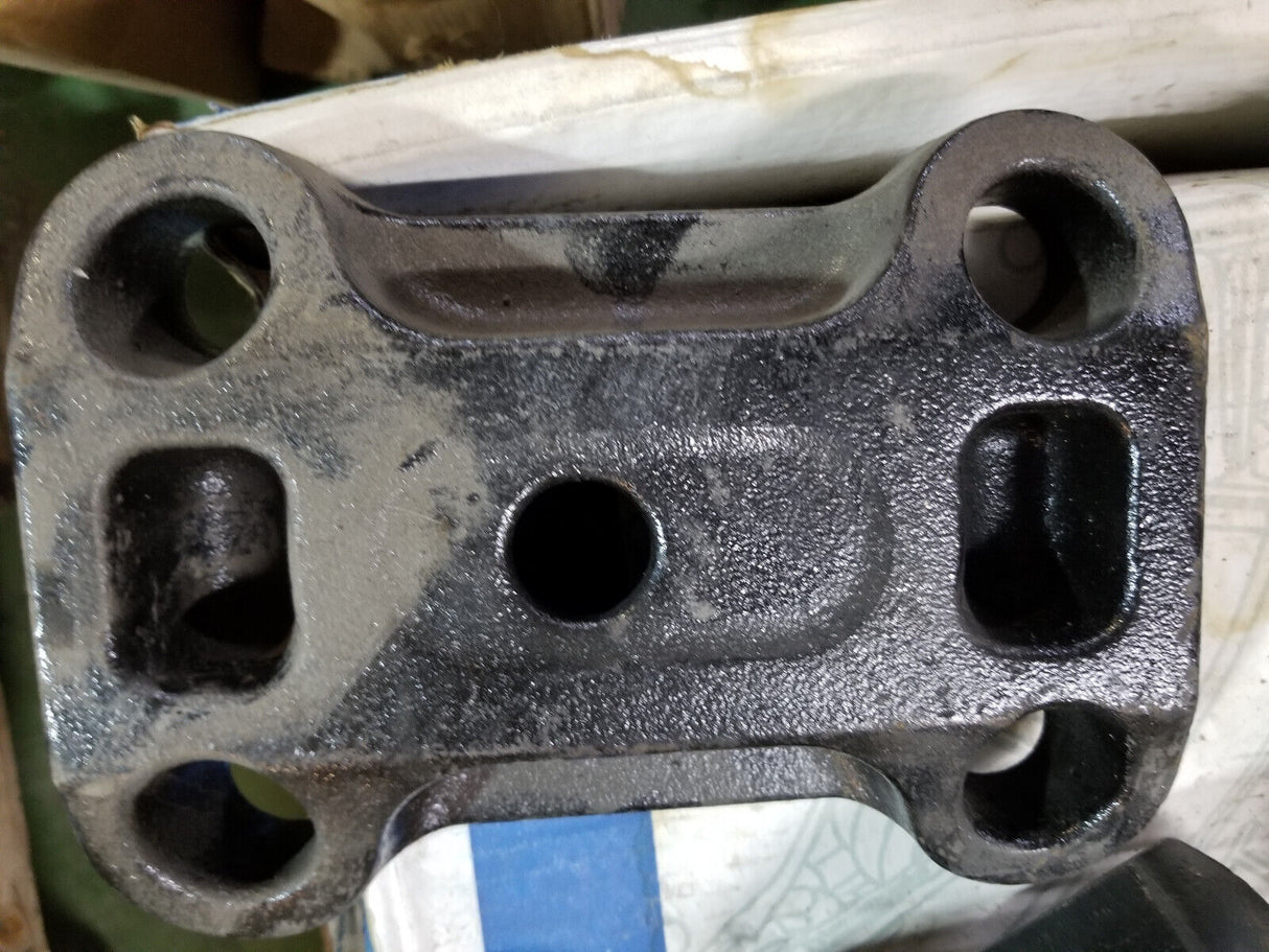 FREIGHTLINER 16-14016-000 - U-Bolt Mount
