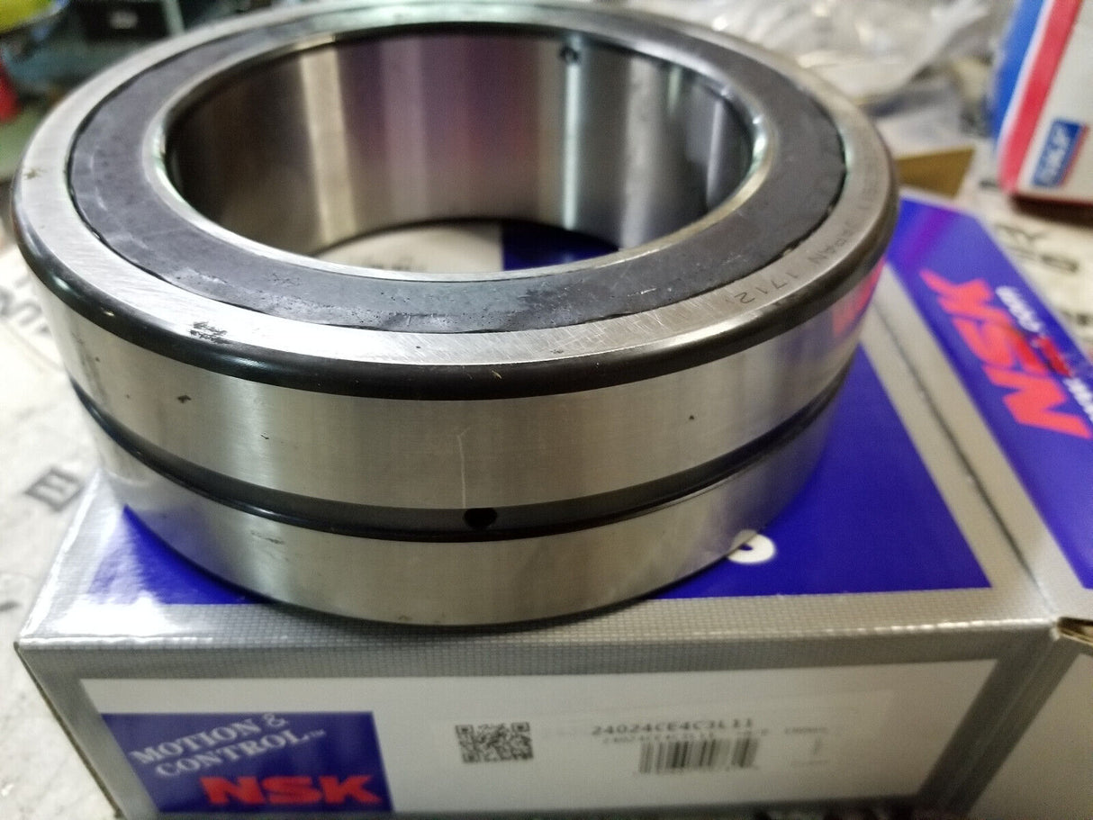 NSK 24024CE4C3 24024CE4C3L11 ROLLER BEARING