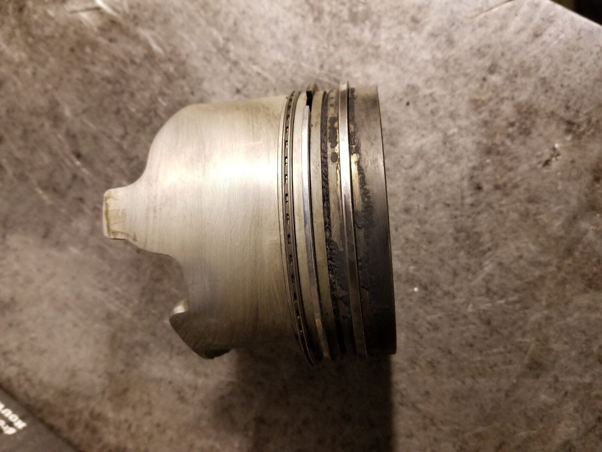 01 02 03 04 05 06 2001 - 2006 DURAMAX 6.6L PISTON RH PASSENGER 97303755 LLY LB7