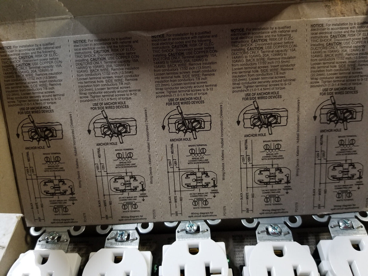 1 BOX OF 10PC - HUBBELL CR20WHI Receptacle,Duplex,20A,5-20R,125V,White