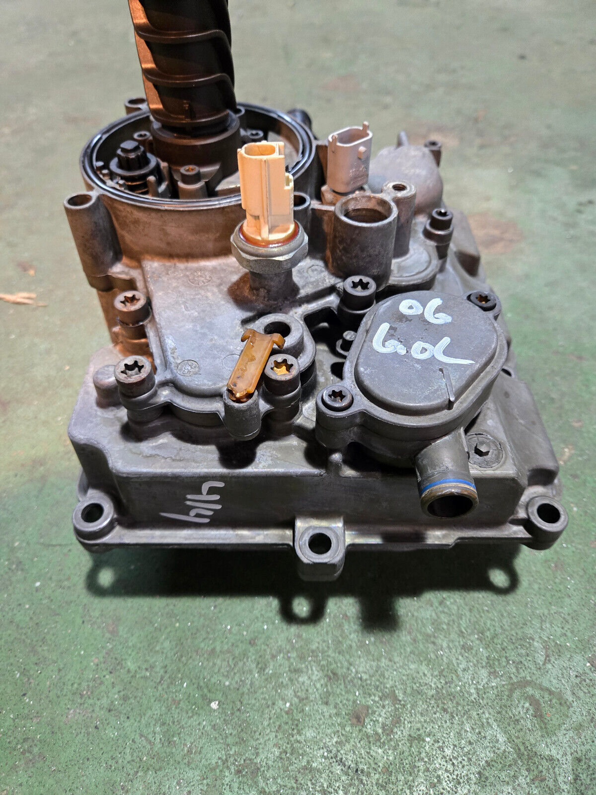 1150052R2 Ford OEM F250 F350 6.0 OIL COOLER HOUSING OIL FILTER HOUSING 32263C92