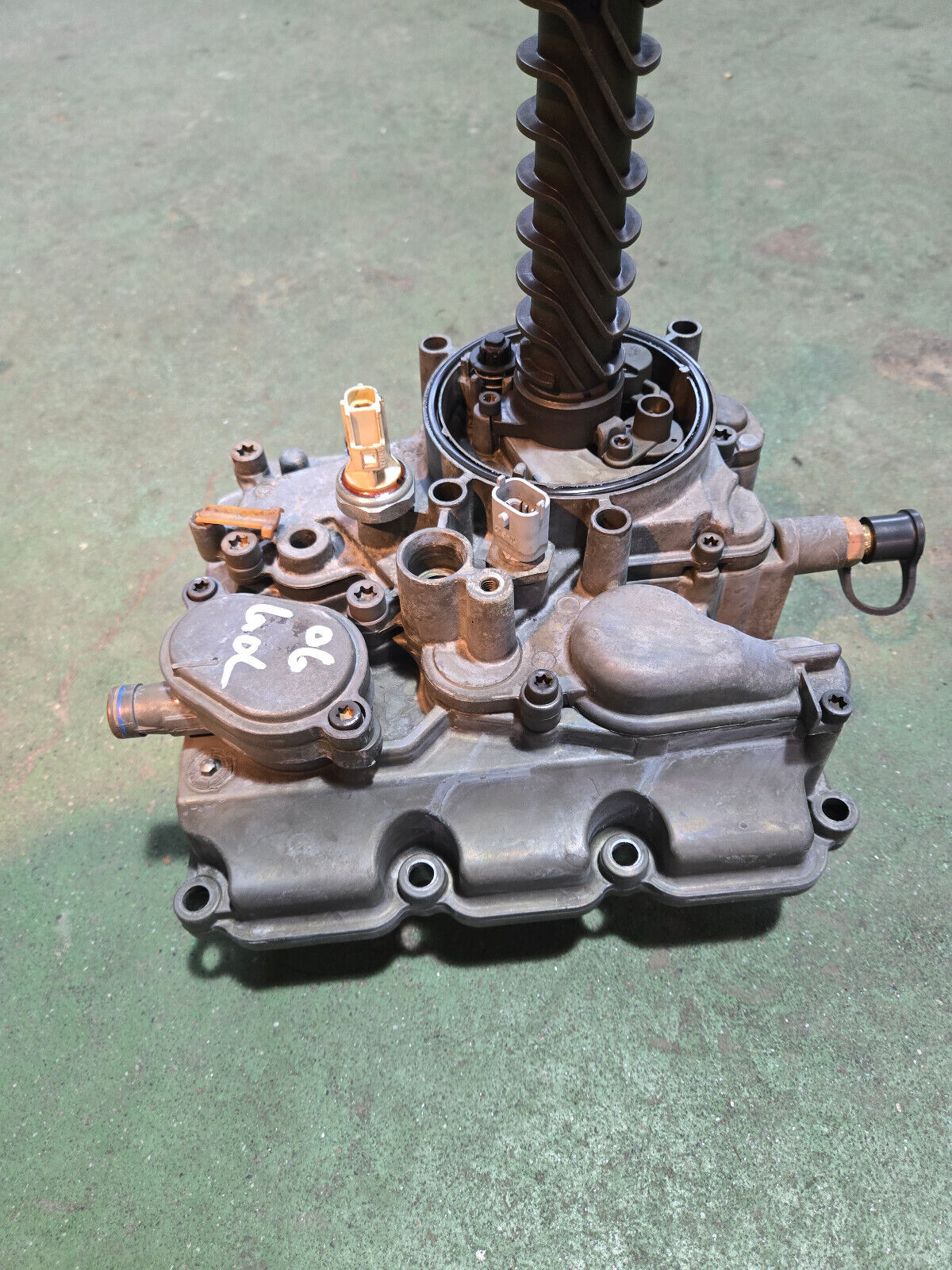 1150052R2 Ford OEM F250 F350 6.0 OIL COOLER HOUSING OIL FILTER HOUSING 32263C92