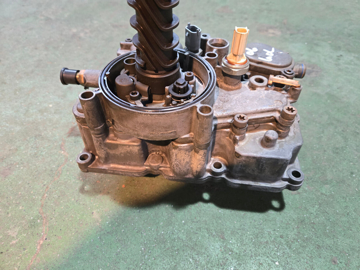 1150052R2 Ford OEM F250 F350 6.0 OIL COOLER HOUSING OIL FILTER HOUSING 32263C92