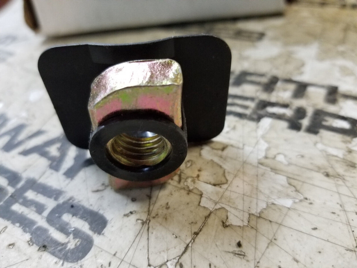 BOX OF 36PC AUSTRUT 1/2" SMARTNUT