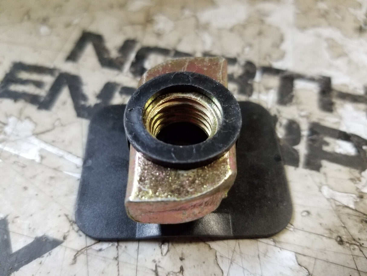 BOX OF 36PC AUSTRUT 1/2" SMARTNUT