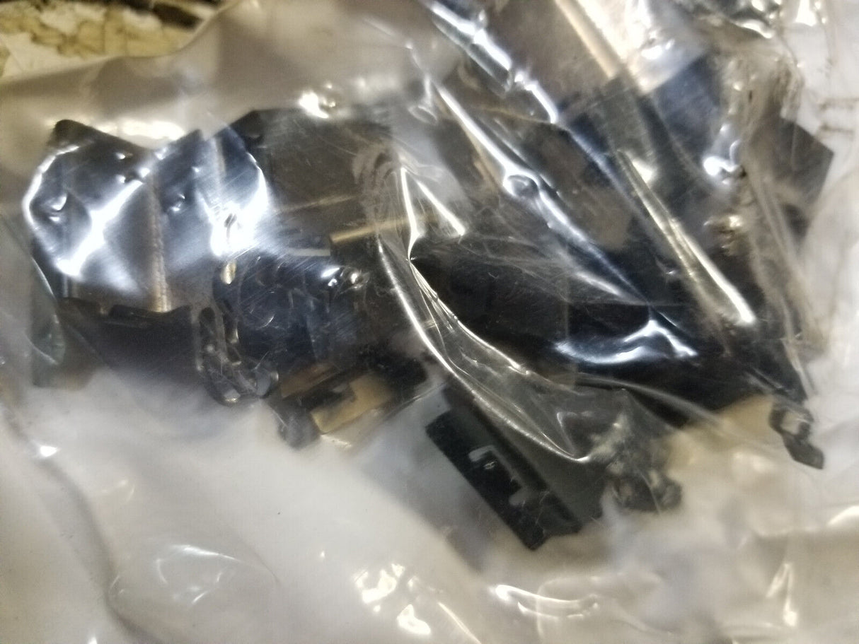 Genuine GM Brake Pads Front 84702753 KIT